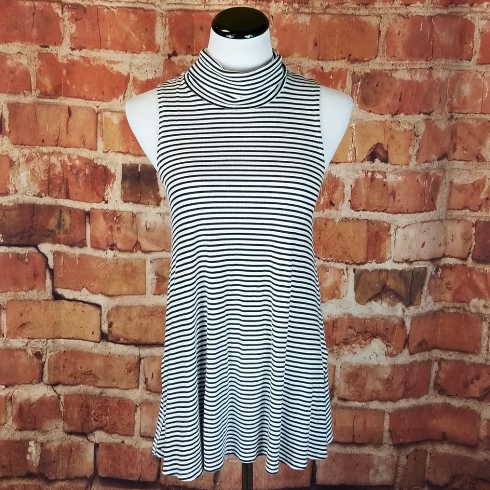 Anthropologie Puella Tunic Top